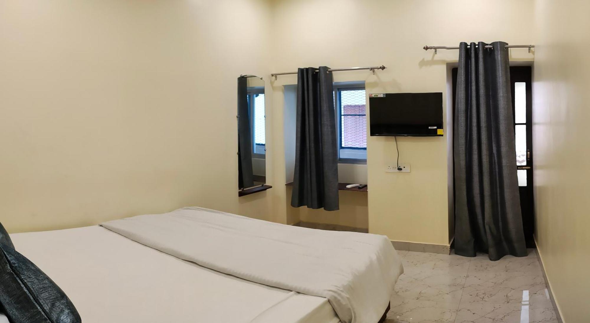 Ganga Sparsh Hotel - Varanasi — Photos 2